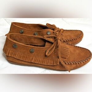 Minnetonka 532 Brown Fringe Moccasin Ankle Booties Shoes  Women's 6.5 NEW